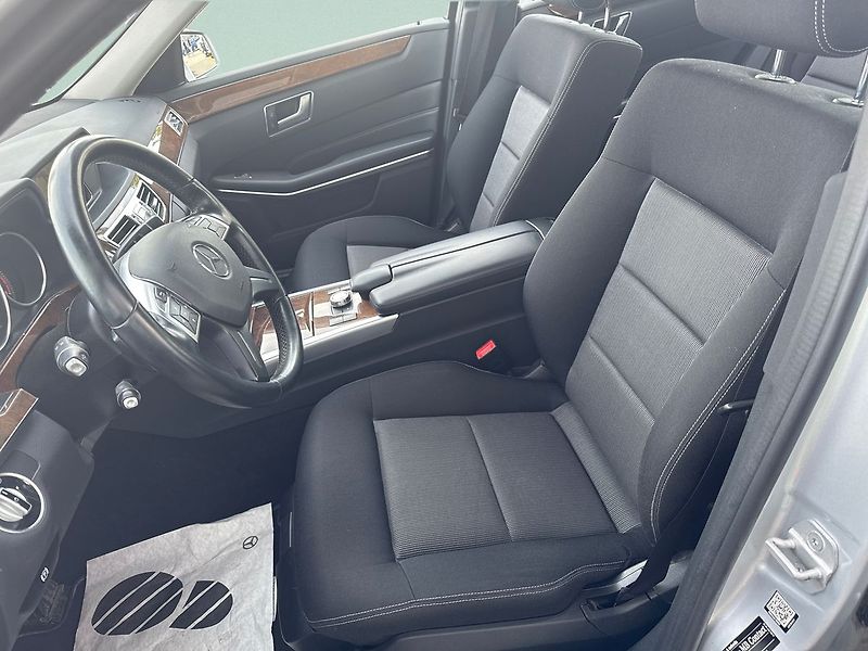Mercedes-Benz Třídy E 350 BlueTec 4MATIC - fotka 13 z 19
