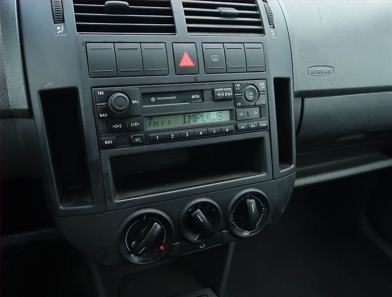 Volkswagen Polo (2003) Trend 1.2, po STK, servisované - fotka 12 z 13