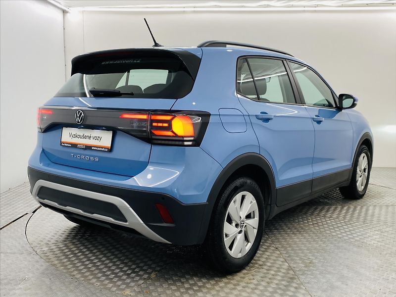 Volkswagen T-Cross 1,0 TSI 70kW Life - fotka 2 z 26