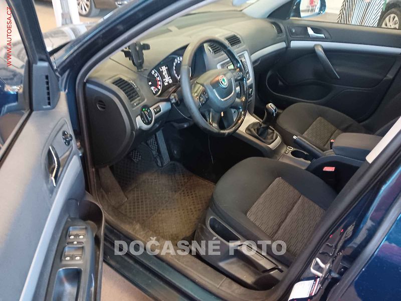 Škoda Octavia (2012) 1.6 Tdi, navi, AC, temp - fotka 3 z 3