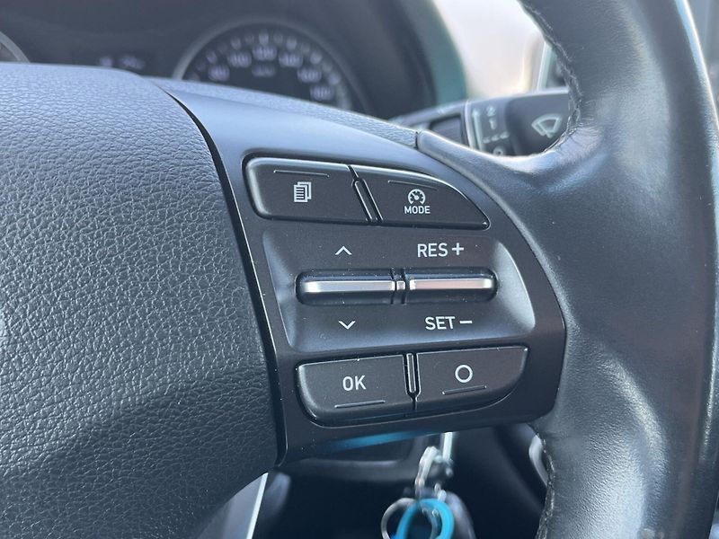 Hyundai i30 (2018) TRIKOLOR COMFORT 1.0 T-GDi 88k - fotka 19 z 22
