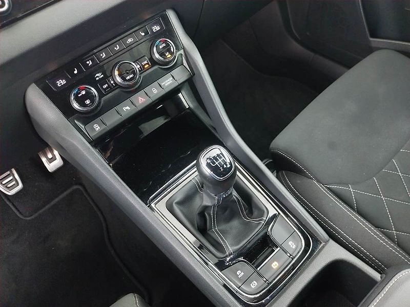 Škoda Karoq (2021) Sportline 2.0 TDI - fotka 13 z 21