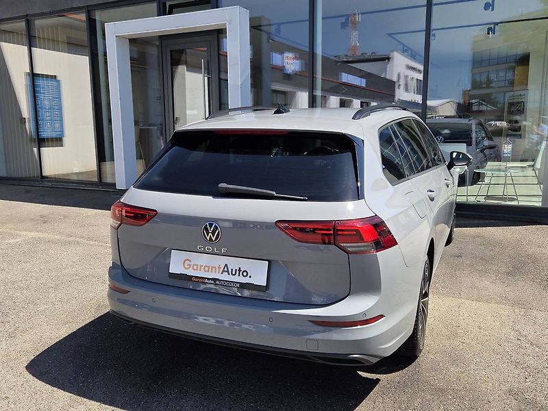 Volkswagen Golf (2023) 2.0 TDI DSG - fotka 3 z 39