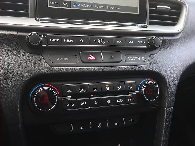 Kia Ceed (2018) Gold 1.4 T-GDI, Serv.kniha - fotka 12 z 15