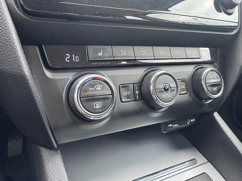 Škoda Octavia (2016) 1,6 81 KW ROZVODY 2. MAJITEL - fotka 32 z 50