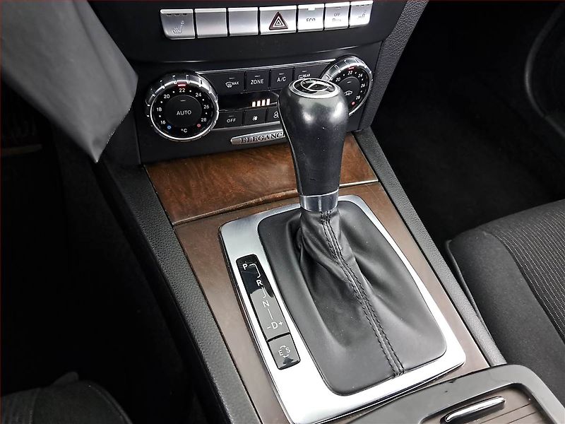 Mercedes-Benz Třídy C (2011) Elegance C 180, Automat, Navi - fotka 13 z 19
