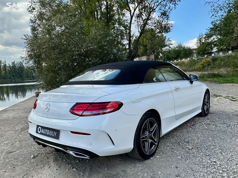 Mercedes-Benz Třídy C CABRIO 300d AMG - fotka 22 z 49
