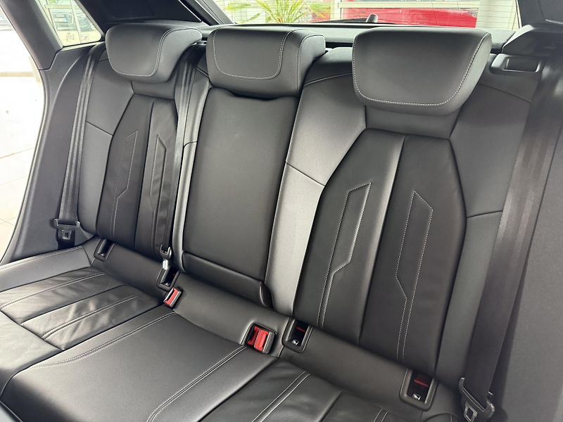 Audi S3 2,0TFSI Quattro*228kW*Head-Up - fotka 16 z 36