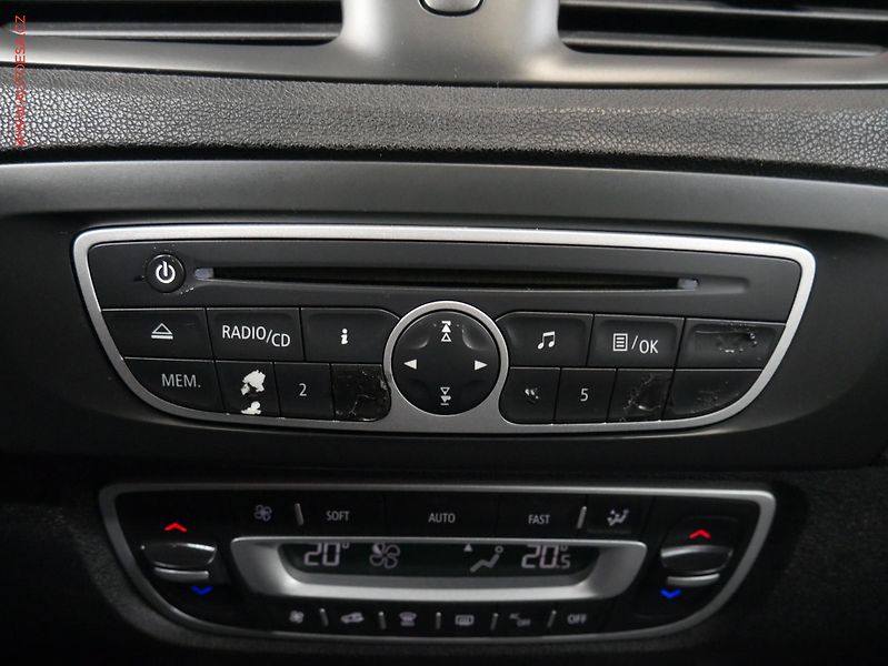 Renault Scénic (2010) 1.9dCi 7míst, autoAC, temp - fotka 16 z 21