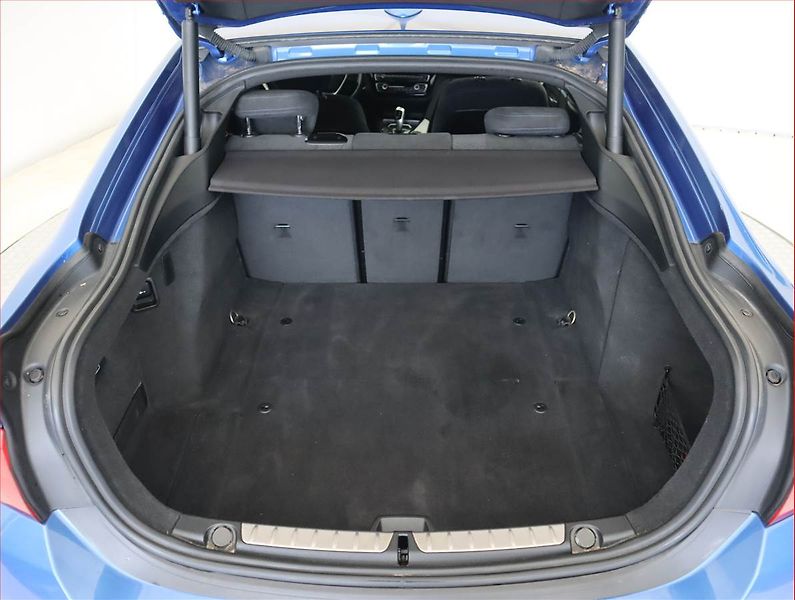 BMW Řada 4 (2019) 418d, Automat, Serv.kniha - fotka 14 z 21