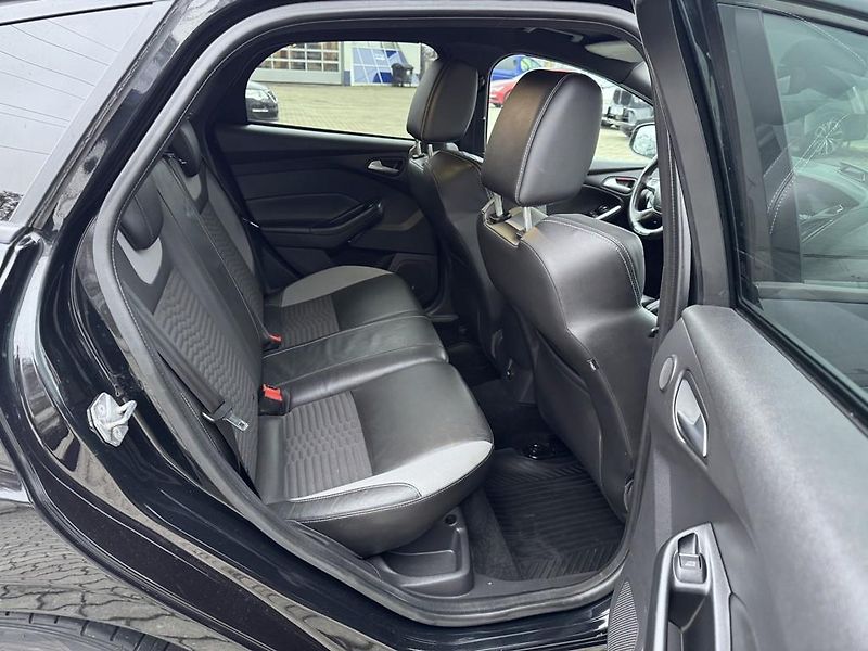 Ford Focus 2.0 ST 184 kW ČR odp. DPH - fotka 10 z 18
