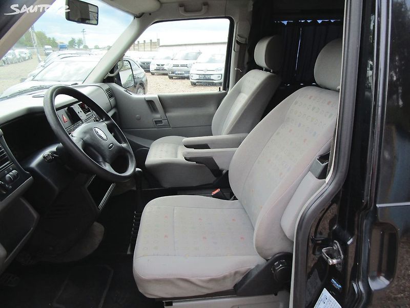 Volkswagen Multivan 2,5TDI-111KW - NOVÁ STK - fotka 10 z 22