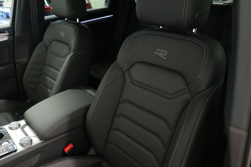 Volkswagen Touareg (2024) R-Line 3,0TDI 210kW Nez. top. - fotka 11 z 42