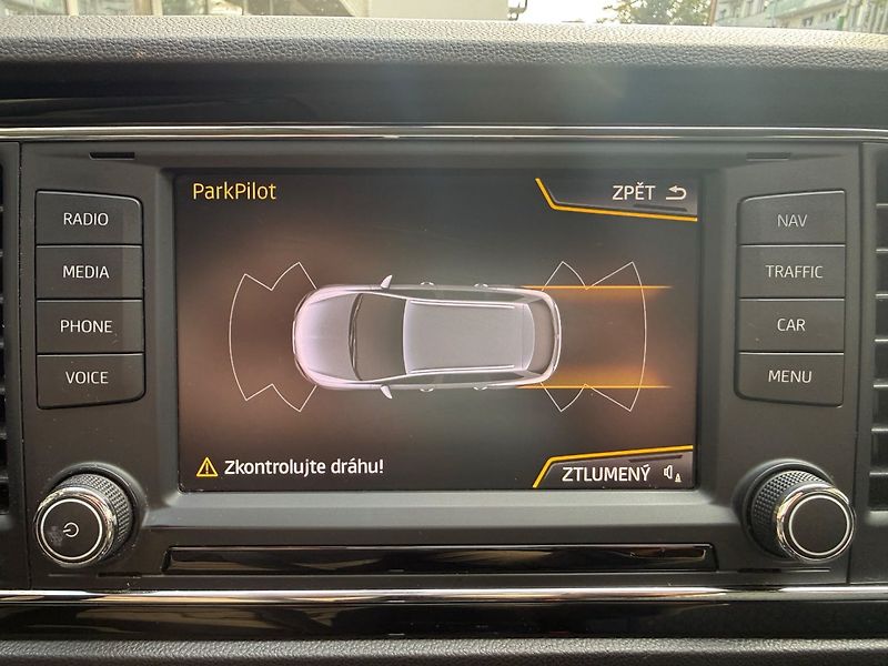 Seat Leon (2016) 1.6 TDI Style - fotka 19 z 25