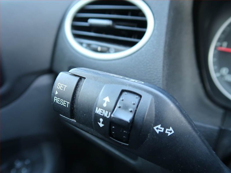 Ford Focus (2005) 1.6 TDCi, nová STK, Klima - fotka 15 z 15