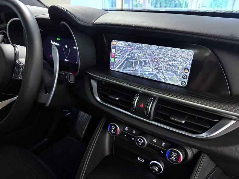 Alfa Romeo Stelvio (2025) 2.9 V6 BiTurbo 520k QV Carbon - fotka 16 z 28