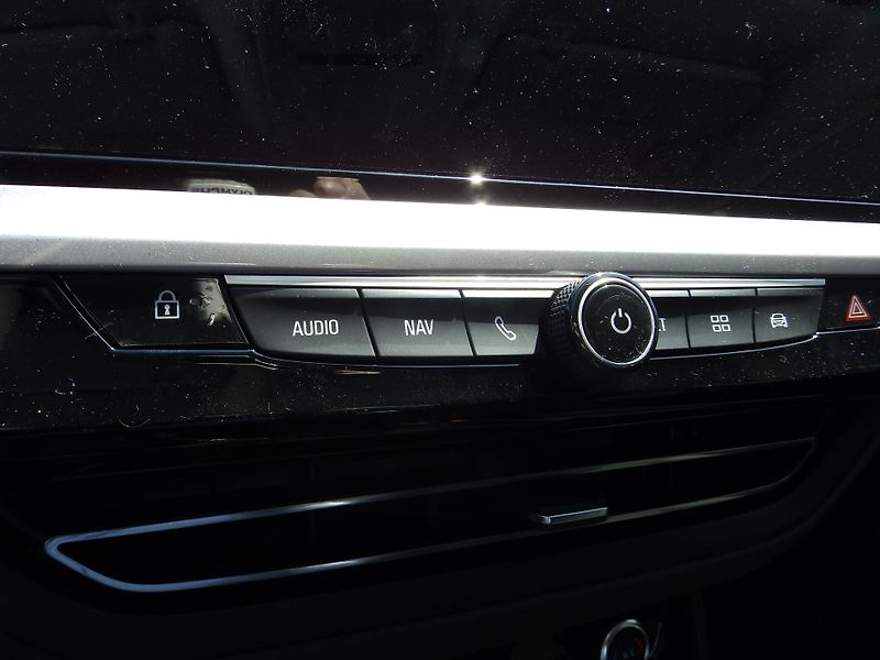 Opel Grandland (2023) 1.2Turbo 96kW - fotka 26 z 36