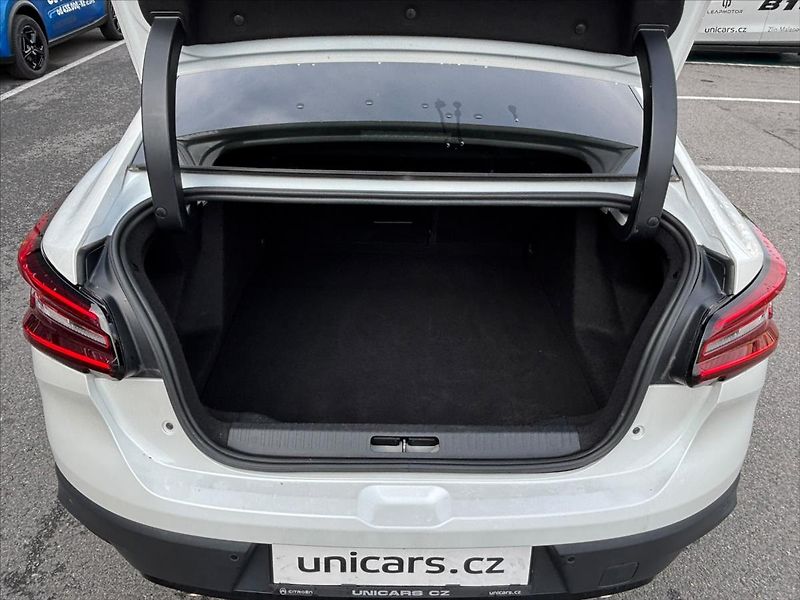 Citroën C4 X 1,2 PureTech  Shine EAT8 - fotka 11 z 28