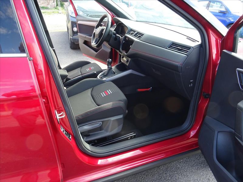 Seat Arona 1,0 TSi 85 kW FR Business - fotka 12 z 31