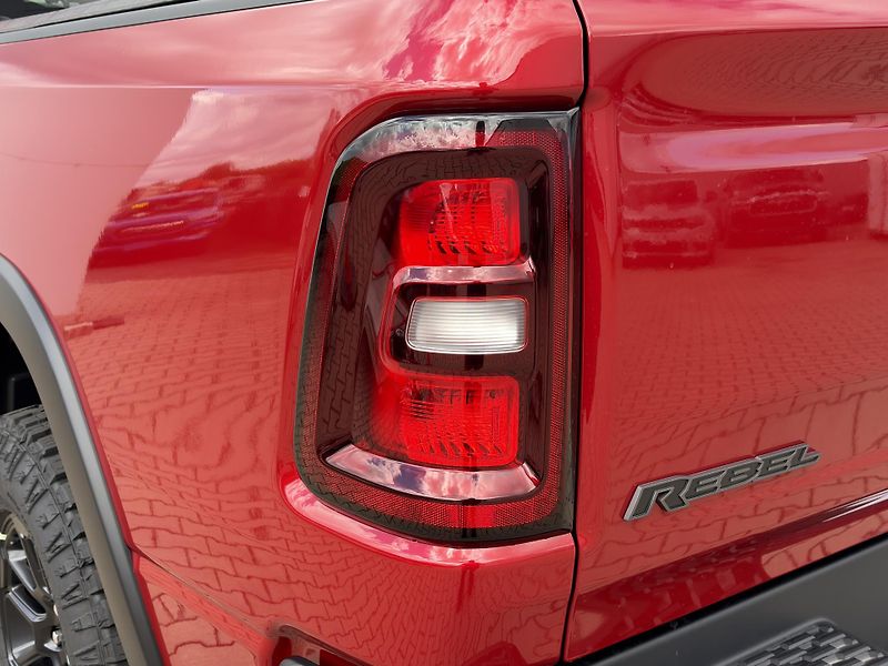 Dodge RAM (2026) 1500 REBEL V8 HEMI 2026 - fotka 11 z 47