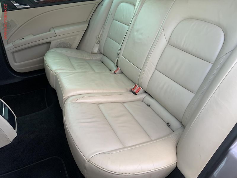 Škoda Superb (2010) 2.0 TDi, DSG, navi, xenon - fotka 11 z 23