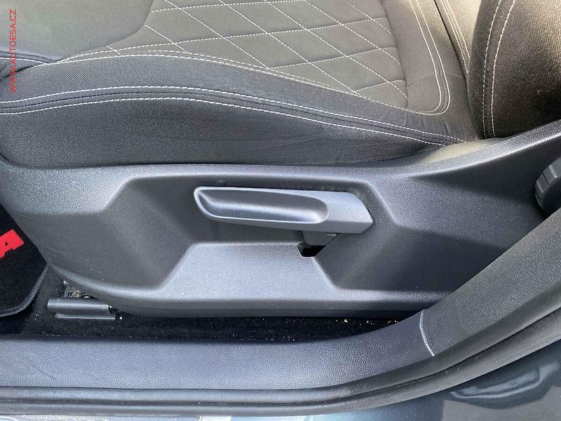 Škoda Karoq (2020) 1.5 TSi, SportLine, DSG, TZ - fotka 14 z 19