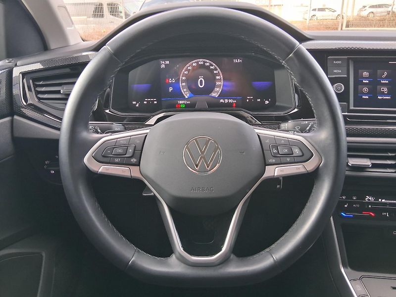 Volkswagen Polo LIFE 1.0 TSI 70 kW - fotka 11 z 22
