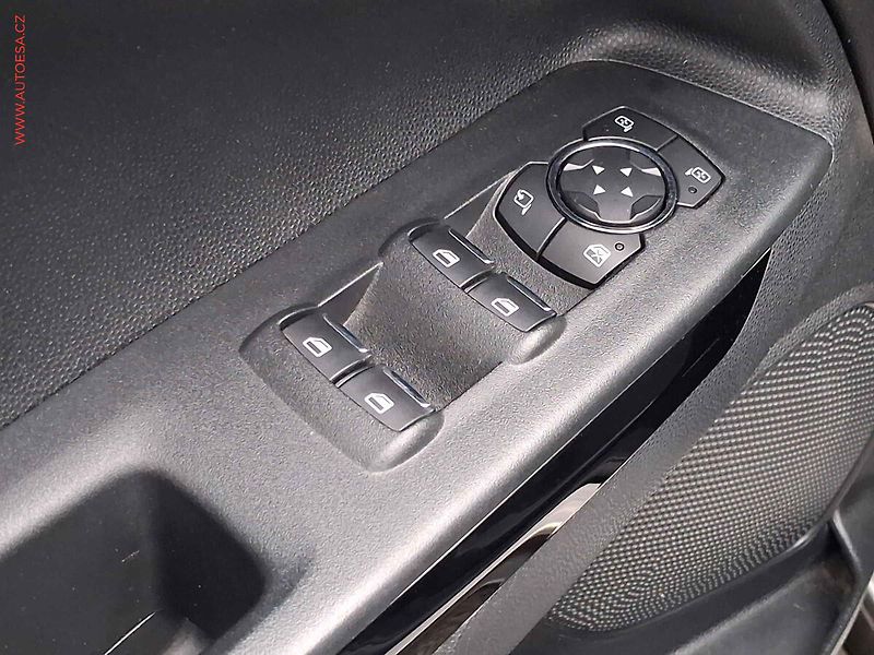 Ford EcoSport (2018) 1.0 EB, Titanium, navi - fotka 11 z 18