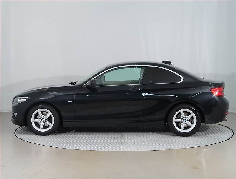 BMW Řada 2 (2018) 218i, Automat, Serv.kniha - fotka 3 z 21