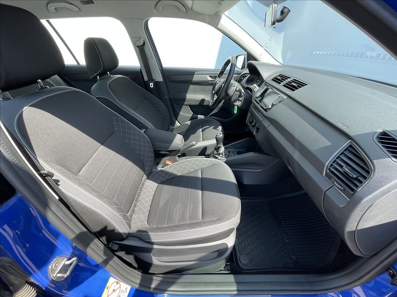 Škoda Fabia 1,0 TSI Combi Ambition Plus - fotka 15 z 21