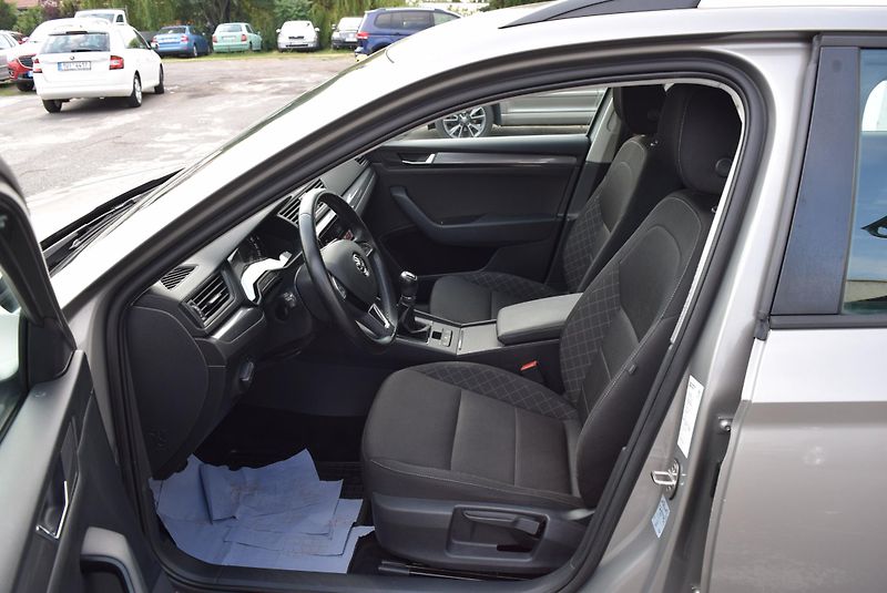 Škoda Superb (2017) 1.4TSI 110kw AMBITION APP OPS - fotka 19 z 50
