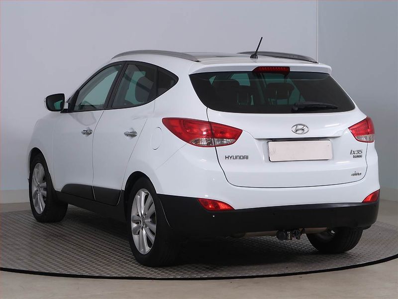 Hyundai ix35 (2012) 2.0 CRDi, 4X4, Automat - fotka 4 z 20
