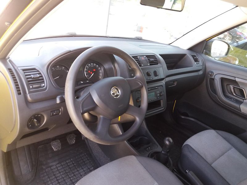 Škoda Fabia 1.2TSi,63kW,ESP,KLIMA,1.MAJIT! - fotka 8 z 21