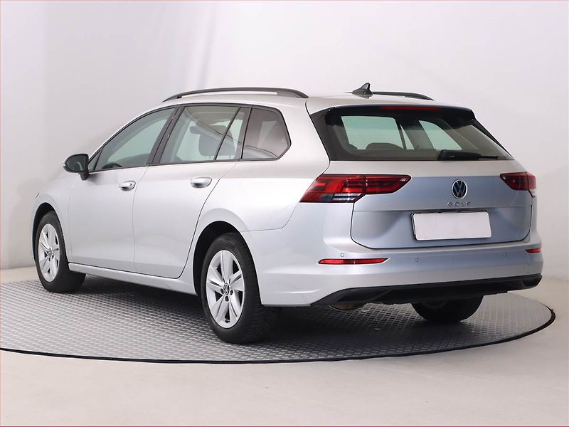 Volkswagen Golf (2024) Life 2.0 TDI - fotka 4 z 23