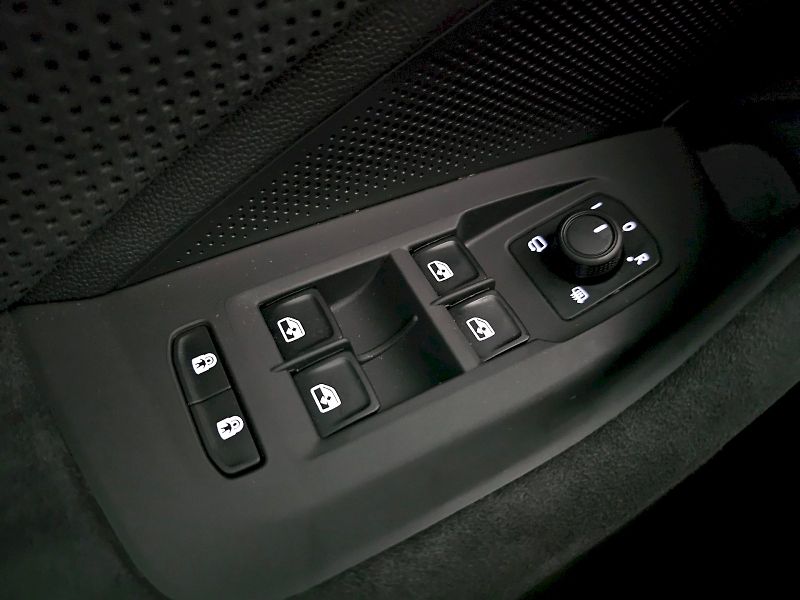 Škoda Superb (2025) 2.0TDi 142kW 4x4 SPORTLINE WEB - fotka 25 z 30