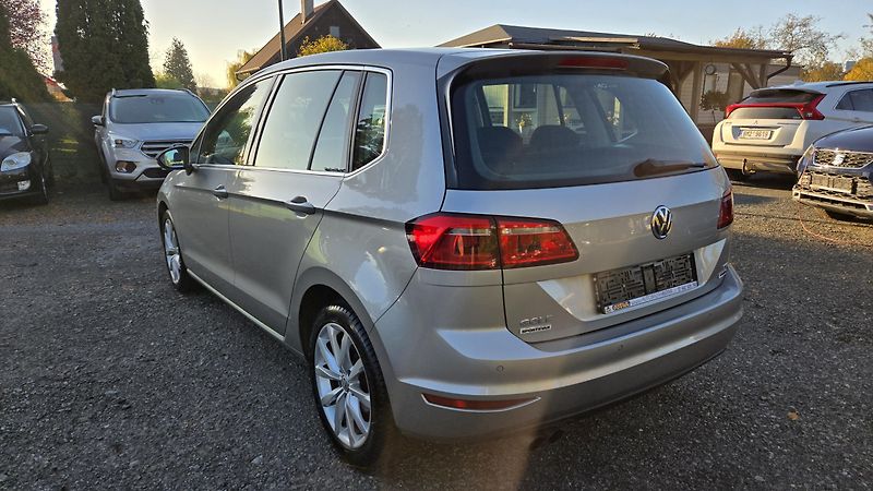 Volkswagen Golf Sportsvan 1.4 TSi HIGHLINE 92KW - fotka 10 z 40
