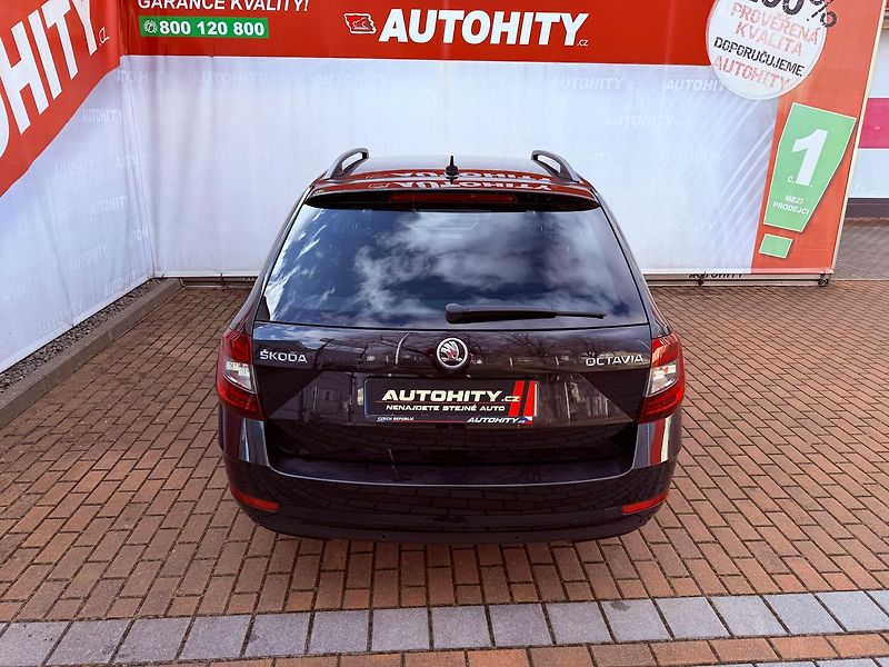Škoda Octavia 2.0 TDI Style, ČR, Serviska - fotka 8 z 29