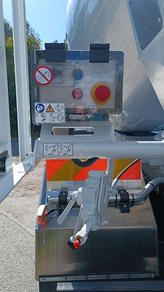 Iveco X-WAY AD360XBZ Betonmix Stetter9  - fotka 14 z 19