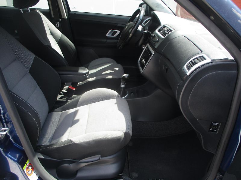 Škoda Fabia 1.4i 16V KLIMA vyhř.sed. - fotka 16 z 30