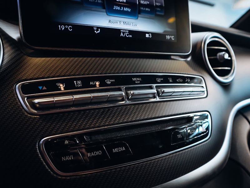 Mercedes-Benz Třídy V V 250d 4MATIC AMG - fotka 13 z 26