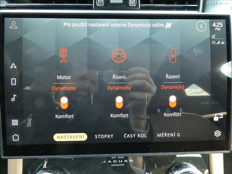 Jaguar F-Pace 2,0 D200 SE,1.maj,ČR,DPH,Pano - fotka 32 z 40