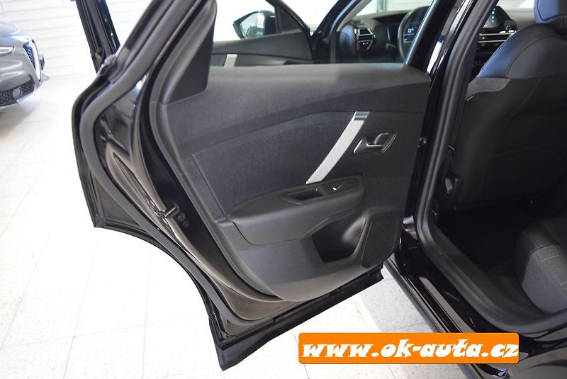 Citroën C4 X 1.2 PURETECH PACK 96 kW. - fotka 23 z 62