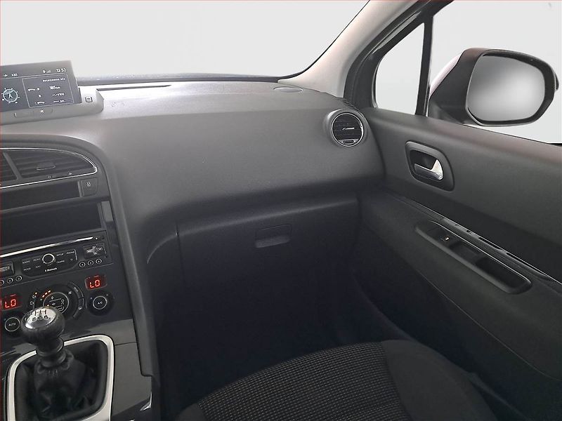 Peugeot 5008 (2014) 1.6 HDi, Navi, Tempomat - fotka 8 z 17