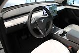 Tesla Model Y Long Range Dual Motor AWD Tažn - náhled 11