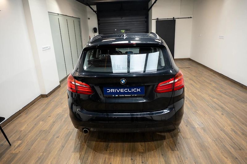 BMW Ostatní 216d Active Tourer - fotka 5 z 32