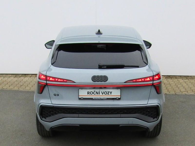 Audi Q3 2,0 TDI 110 kW - fotka 12 z 30