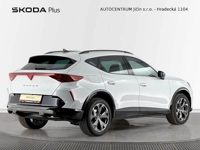Cupra Formentor (2025) 2.0 TSI 150kW 4x4 DSG - fotka 2 z 34
