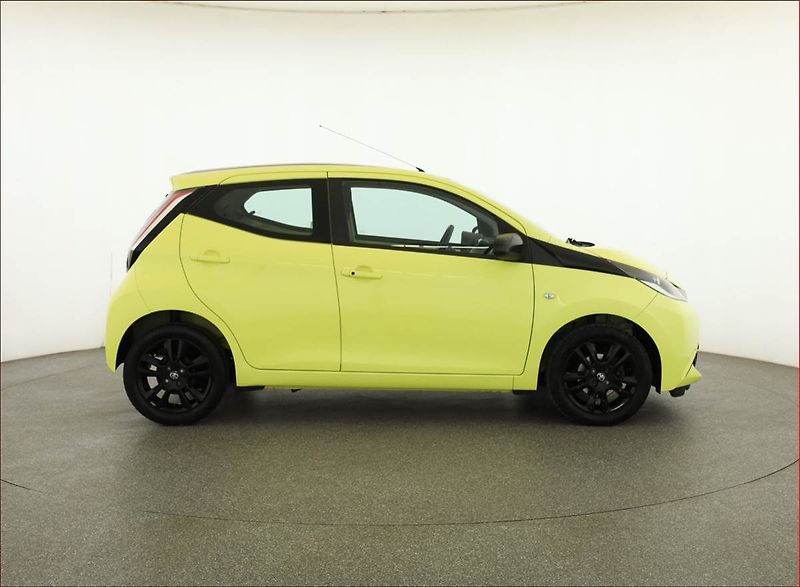 Toyota Aygo (2016) 1.0 VVT-i, Automat, ČR,1.maj - fotka 6 z 18