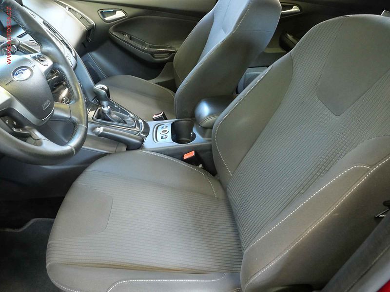 Ford Focus (2012) 2.0TDCi, ČR, Xenon, AC - fotka 10 z 21