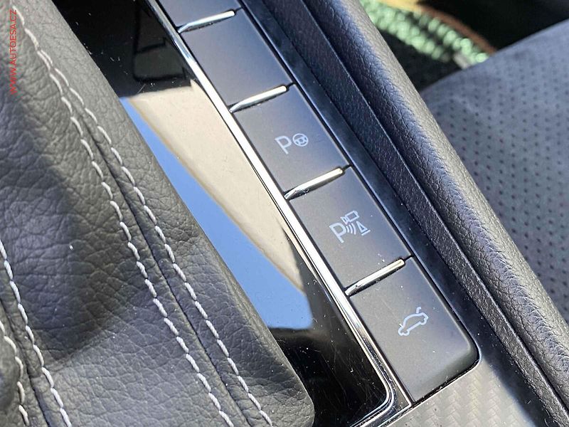 Škoda Superb (2021) 2.0TDi 4x4, DSG, LED, ACC - fotka 16 z 21